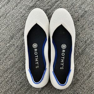 Rothy’s flax rounded toe shoes